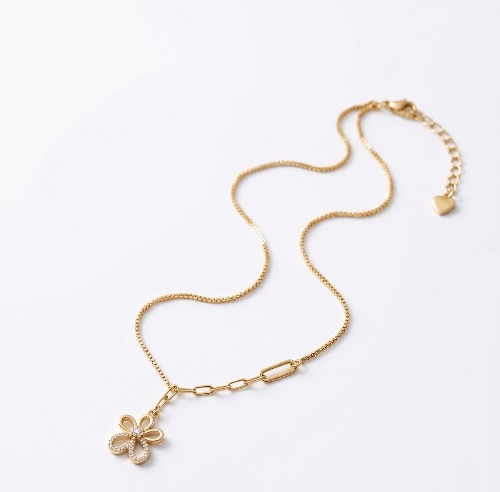 Flower necklace - Opalea Jewelry