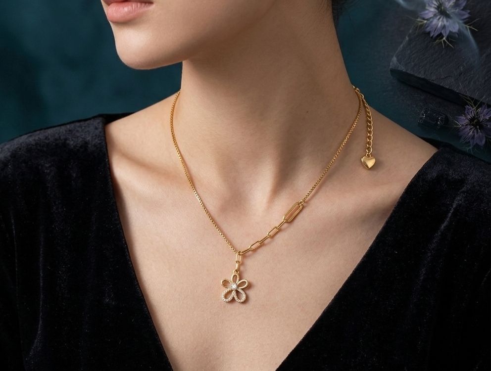 Flower necklace - Opalea Jewelry