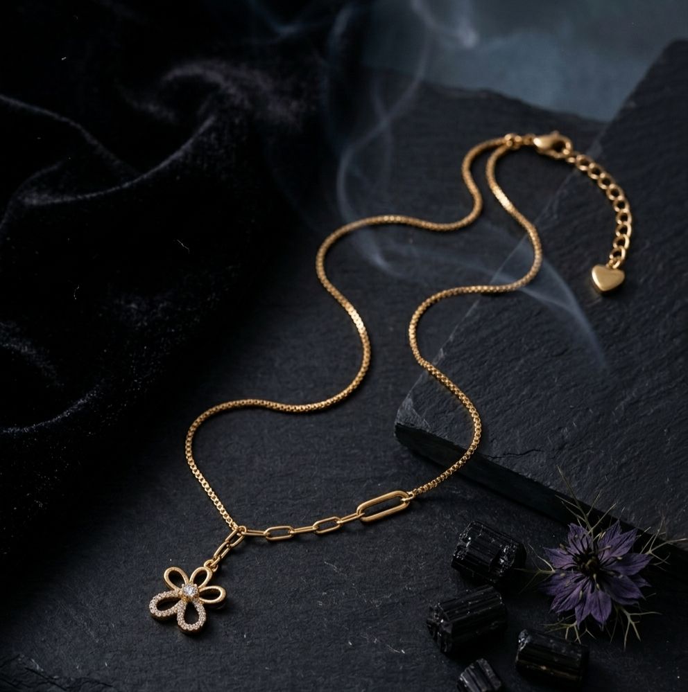 Flower necklace - Opalea Jewelry
